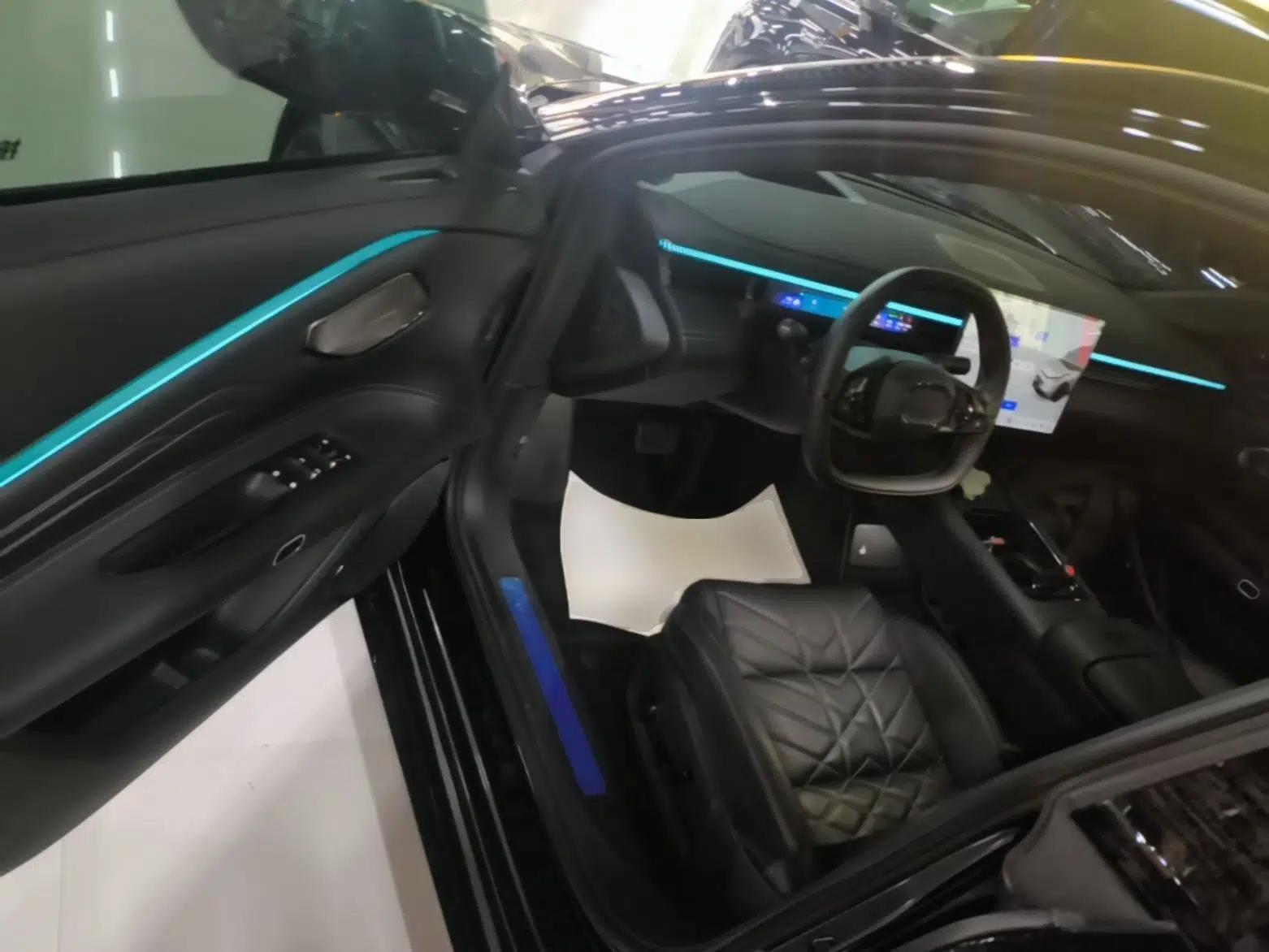 Lynk & Co 10 EM-P 2025 Model 120 Four-Wheel Drive Ultra — миниатюра 19
