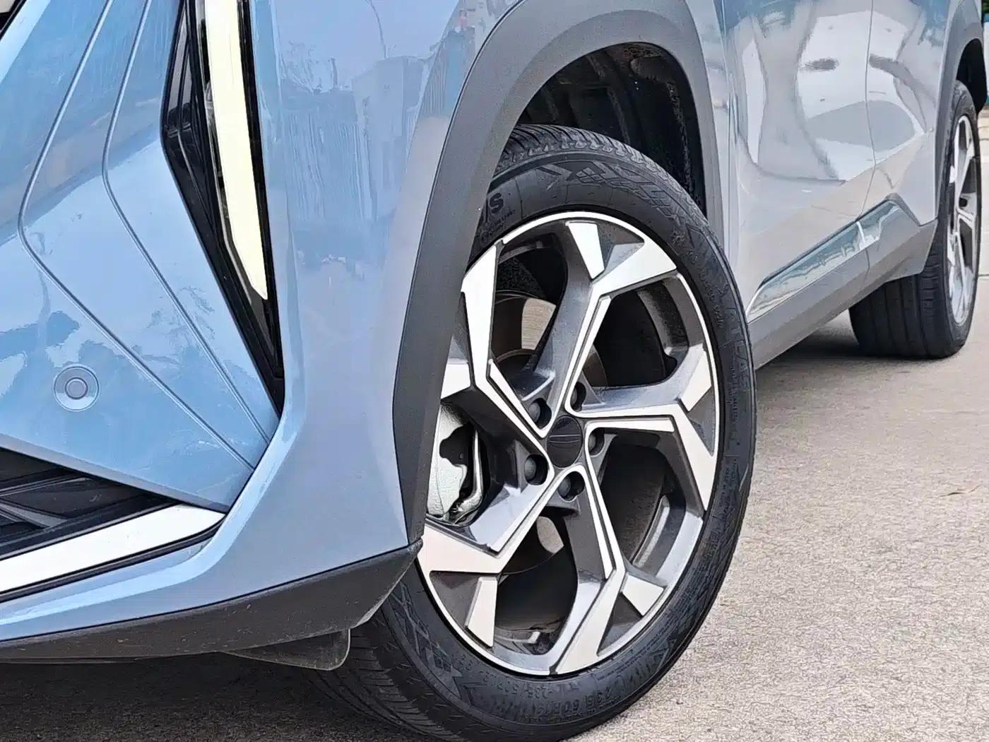 Geely Boyue L 2024 1.5TD DCT Premium Edition — миниатюра 3