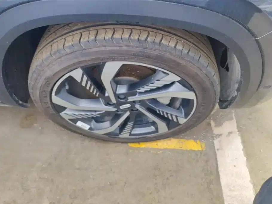 Geely Boyue L 2023 2.0TD DCT Premium Edition — миниатюра 6