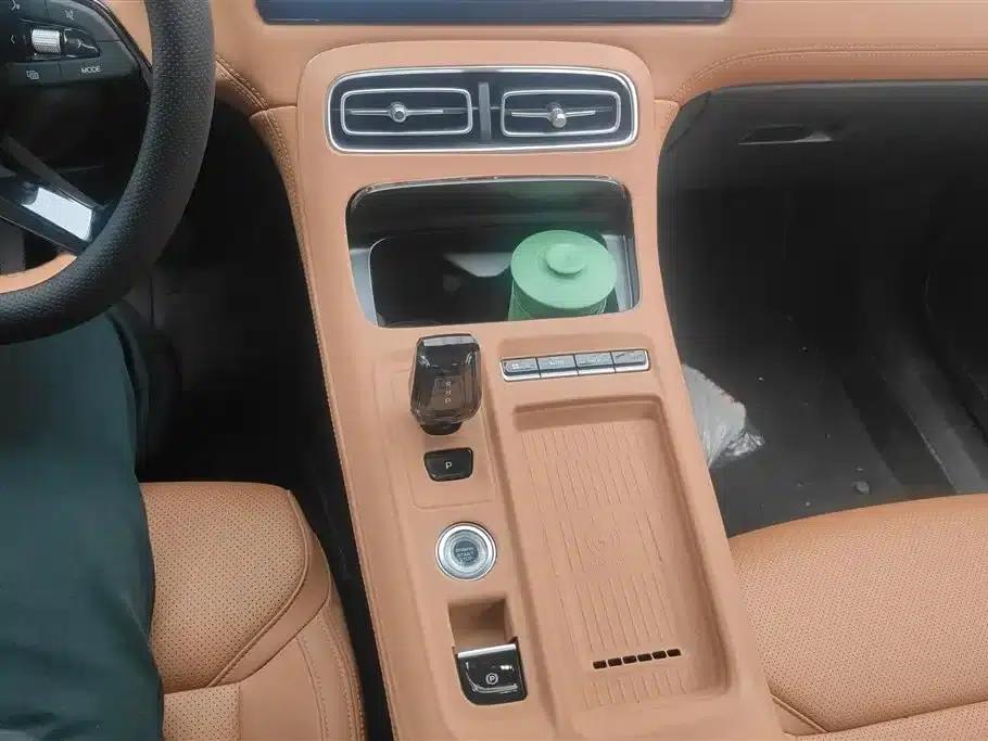 Geely Boyue L 2025 Fourth Generation 1.5TD DCT (Mountain and River) — миниатюра 16
