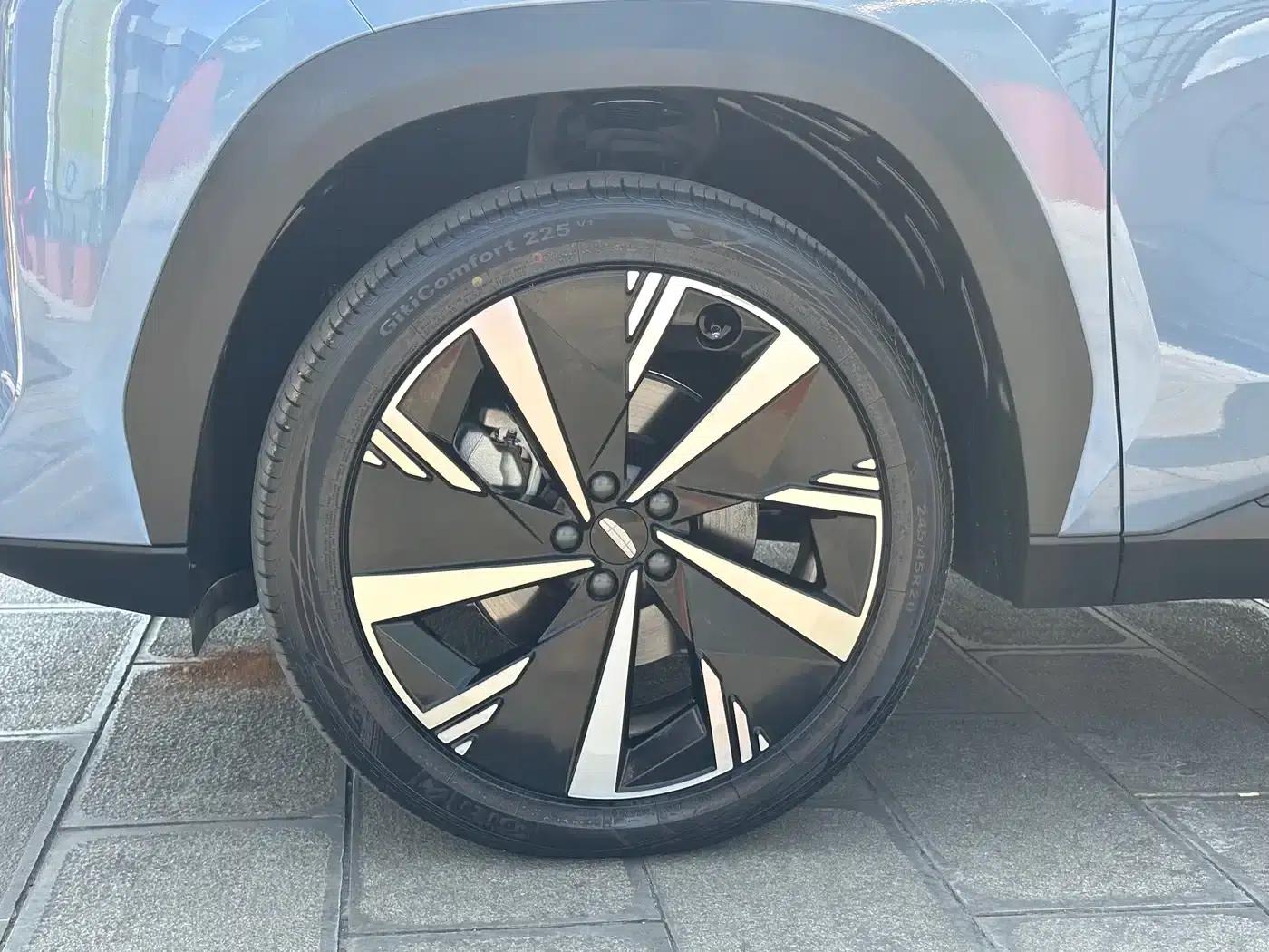 Geely Boyue L 2023 1.5TD DCT Premium Edition — миниатюра 5