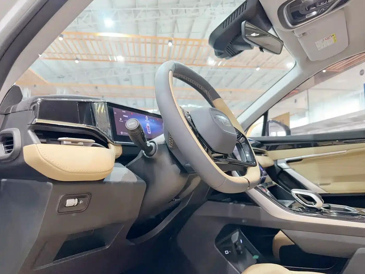 Geely Boyue L 2023 1.5TD DCT Luxury Edition — миниатюра 13