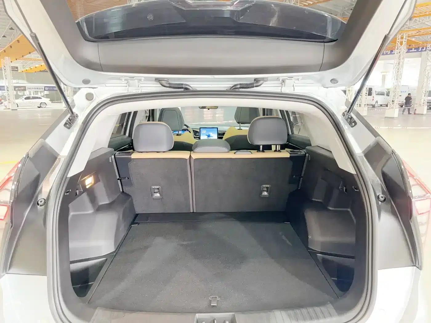 Geely Boyue L 2023 1.5TD DCT Luxury Edition — миниатюра 16