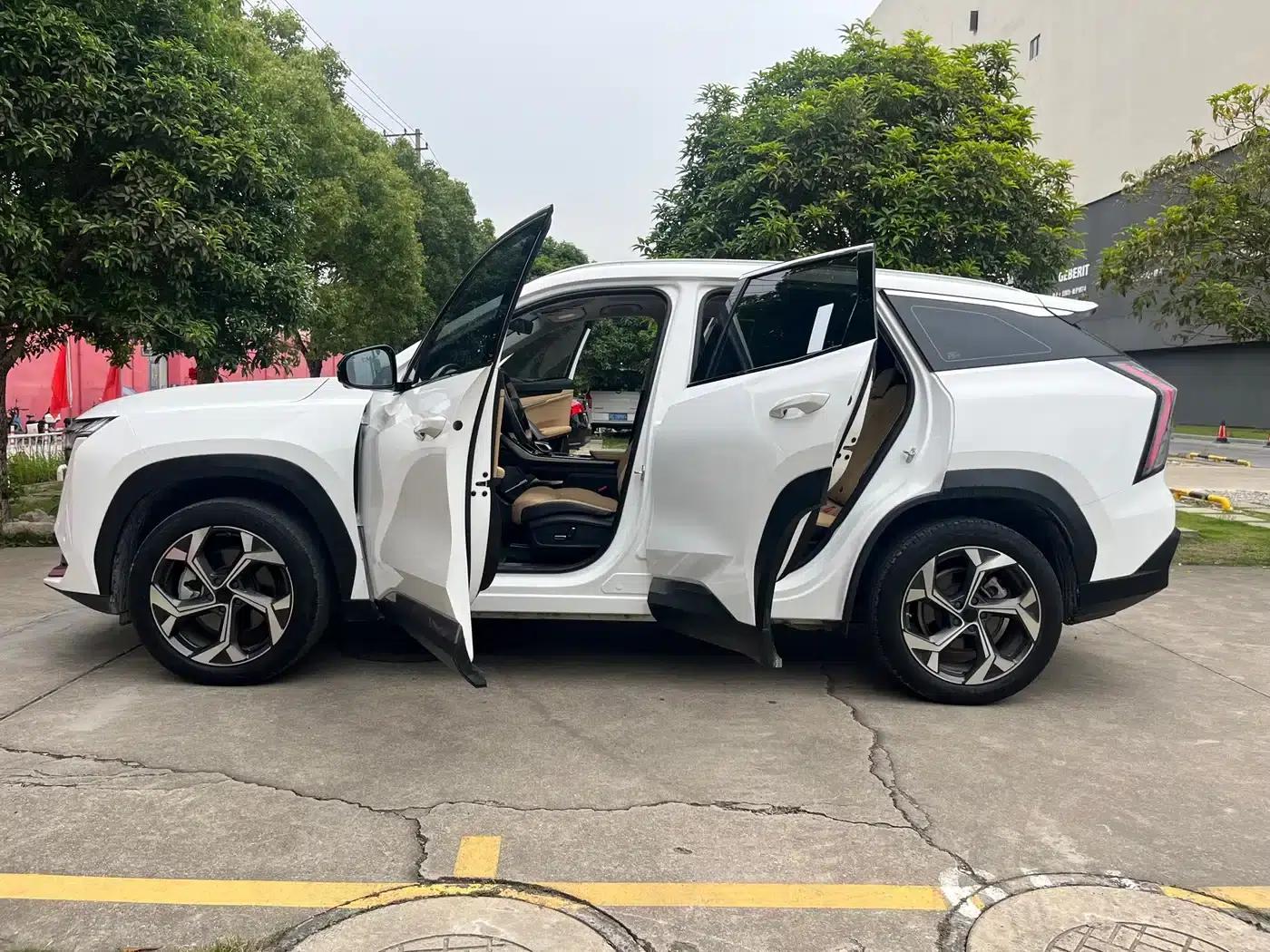 Geely Boyue L 2023 1.5TD DCT Premium Edition — миниатюра 16