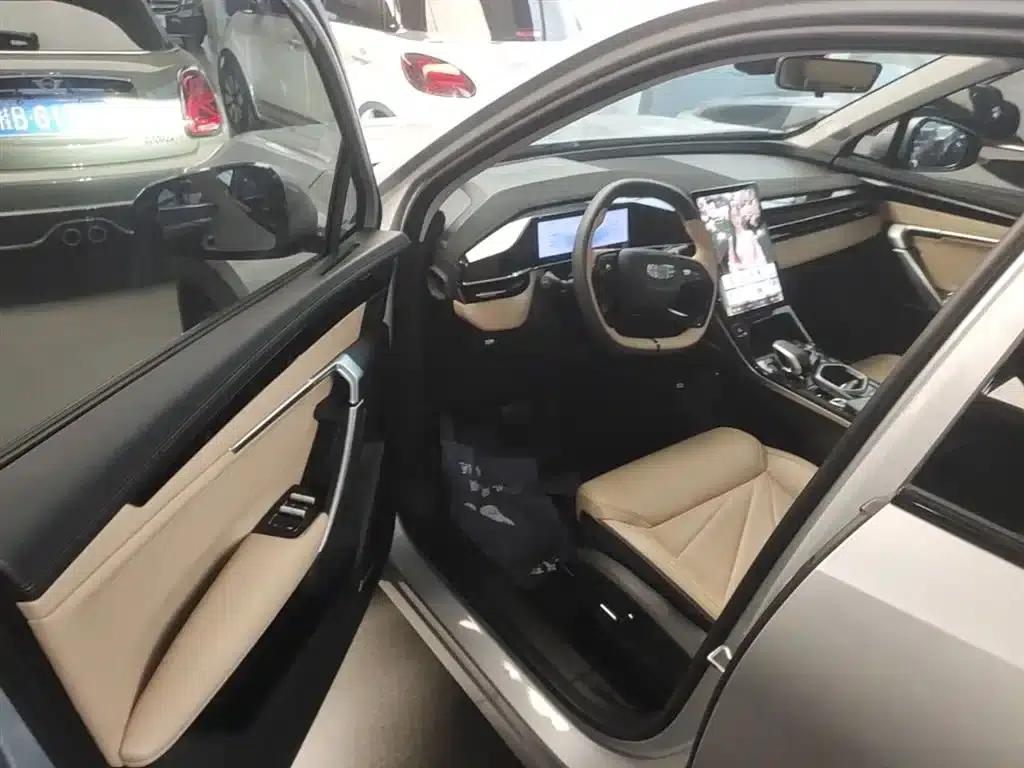 Geely Boyue L 2023 2.0TD DCT Premium Edition — миниатюра 16