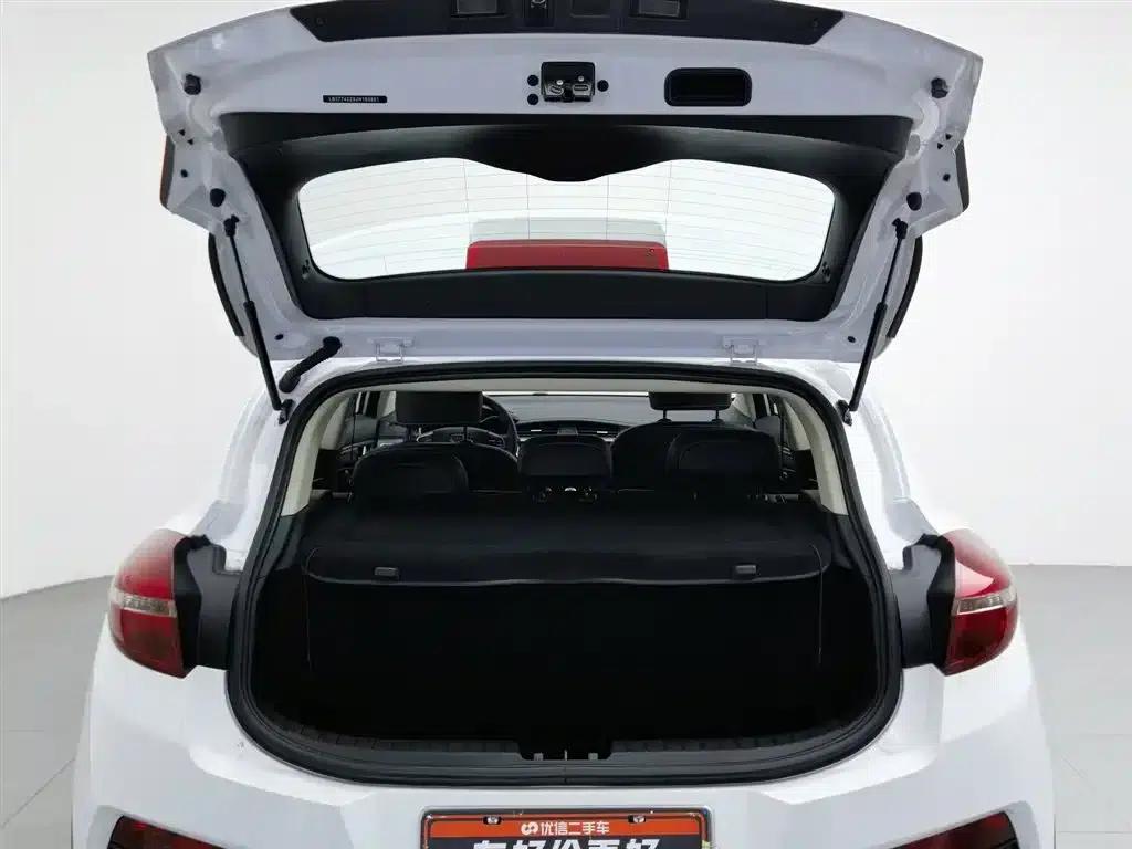 Geely GS 2018 Elegant Edition 1.8L Automatic Leading Model — миниатюра 16