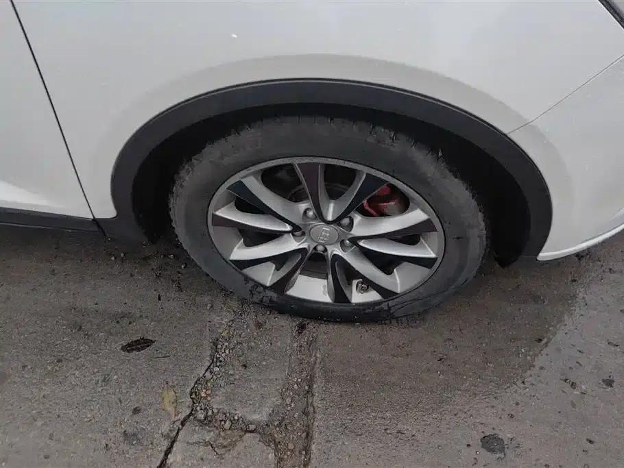 Geely GS 2016 Elegant Edition 1.3T Manual Leading Model — миниатюра 6