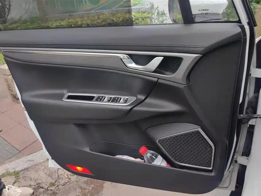 Geely GS 2016 Elegant Edition 1.3T Manual Leading Model — миниатюра 7