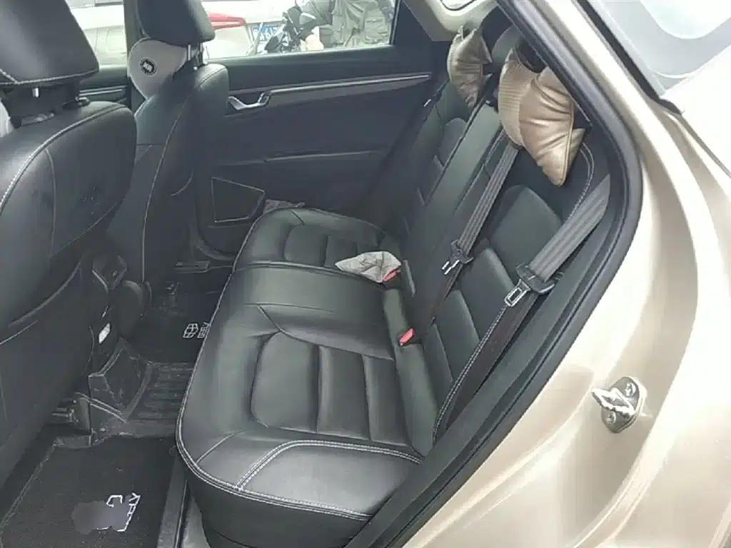 Geely GS 2016 Elegant Edition 1.8L Manual Leading Model — миниатюра 17