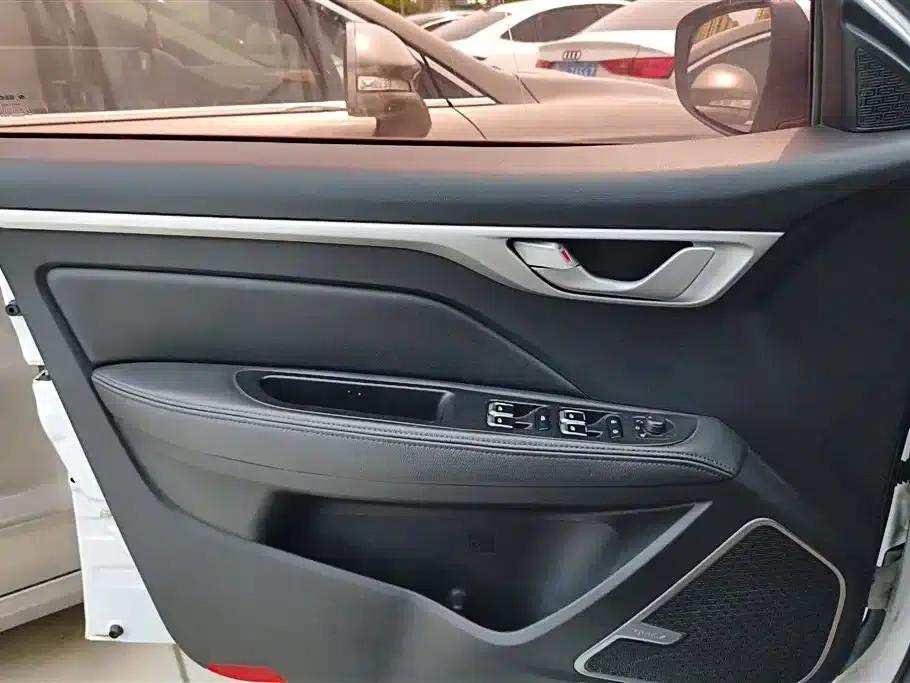 Geely Vision 2018 1.5L Manual Happiness Edition — миниатюра 7