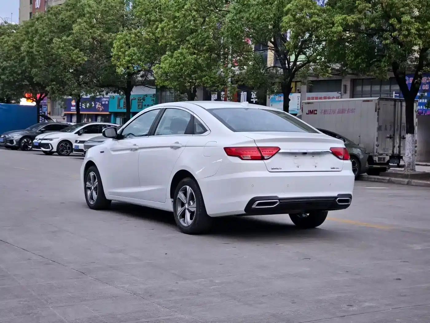 Geely Emgrand GL 2019 1.4T CVT Elite Smart Edition — миниатюра 6