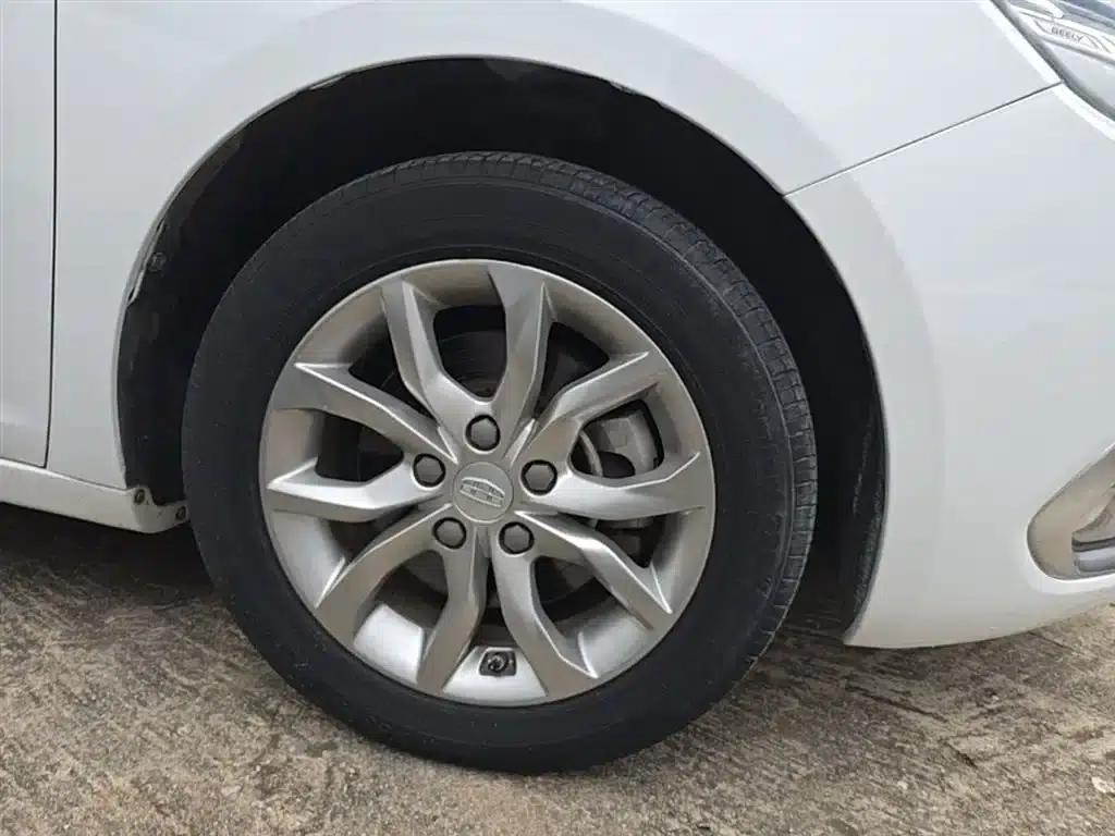 Geely Emgrand GL 2017 1.8L Manual Elite — миниатюра 23