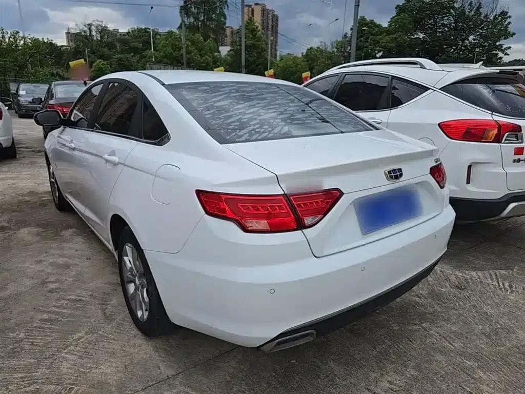 Geely Emgrand GL 2017 1.8L Manual Elite — миниатюра 5