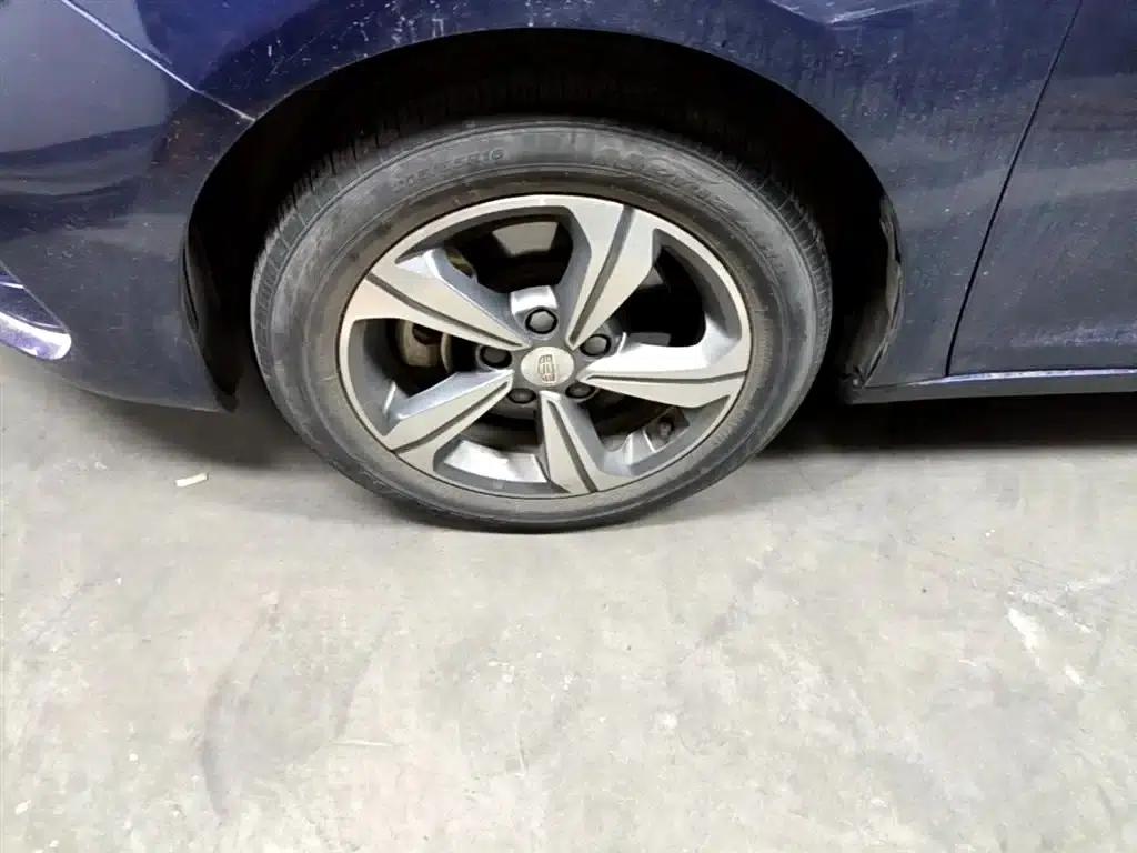 Geely Emgrand GL 2018 1.8L Manual Elite Smart Connect Edition — миниатюра 23