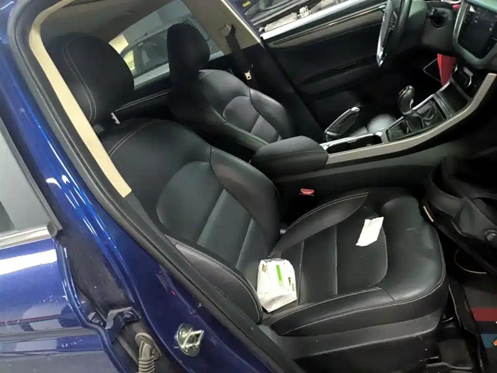 Geely Emgrand GL 2018 1.8L Manual Elite Smart Connect Edition — миниатюра 25