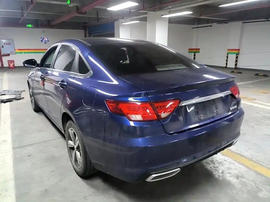 Geely Emgrand GL 2018 1.8L Manual Elite Smart Connect Edition — миниатюра 5