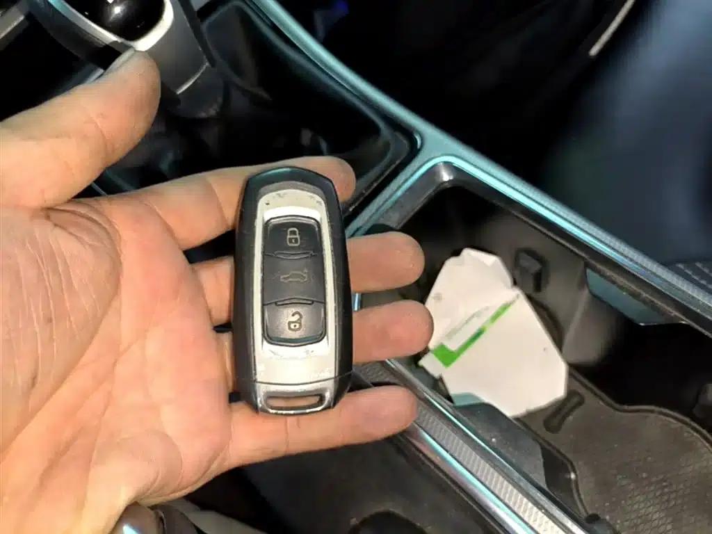 Geely Emgrand GL 2018 1.8L Manual Elite Smart Connect Edition — миниатюра 9