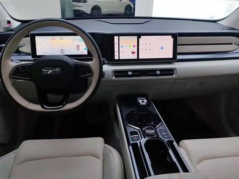 Geely ICON 2023 1.5TD Chocolate Premium Edition — миниатюра 12