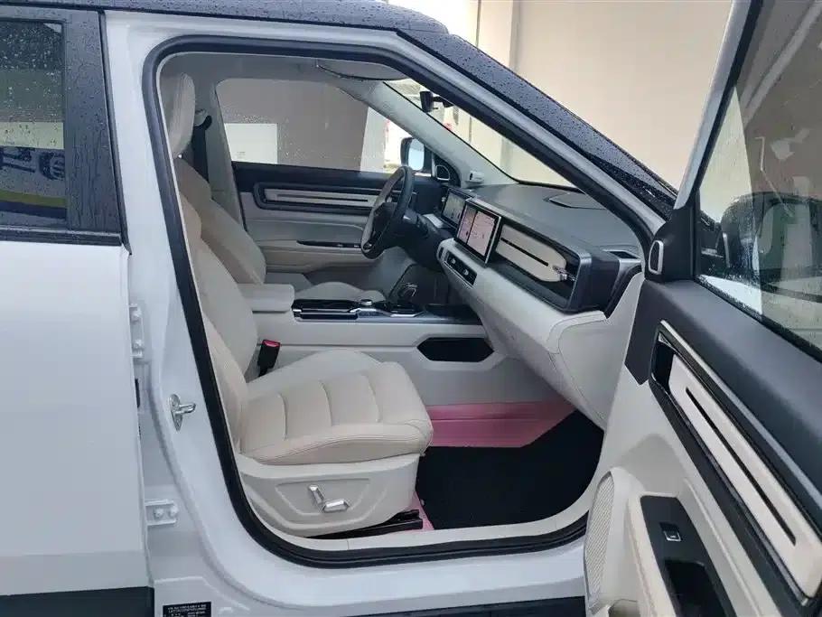 Geely ICON 2023 1.5TD Chocolate Premium Edition — миниатюра 8