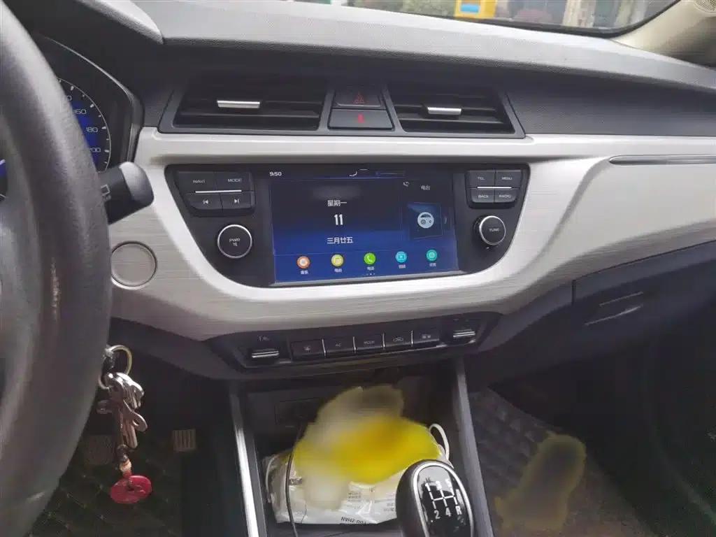 Geely Vision X3 2020 1.5L Manual Elite — миниатюра 6