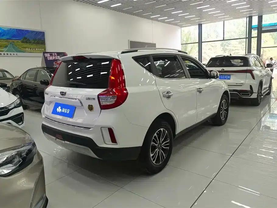 Geely Vision X6 2016 1.8L Manual Premium Edition — миниатюра 3