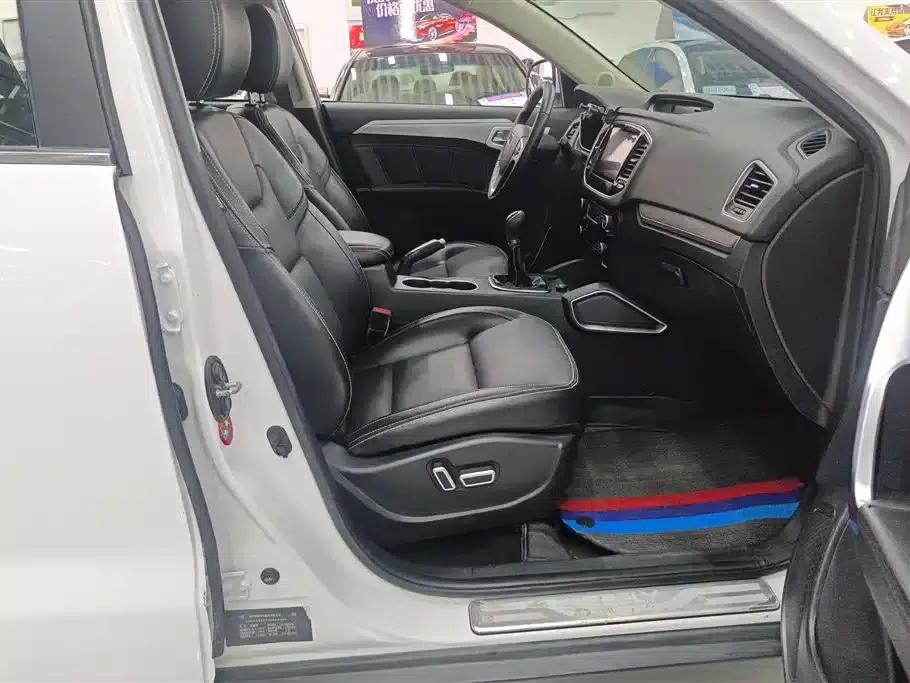 Geely Vision X6 2016 1.8L Manual Premium Edition — миниатюра 8
