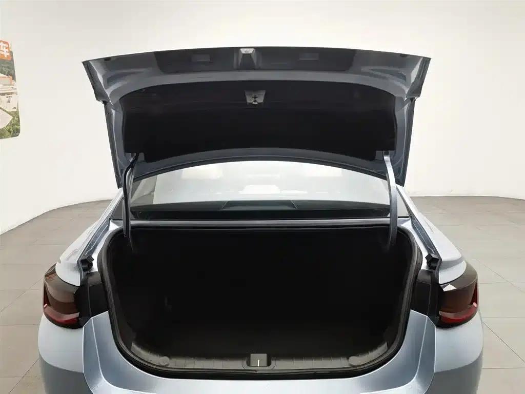 Geely Emgrand L HiP 2024 Champion Edition 1.5TD-DHT Pro 100KM Excellent Model — миниатюра 16