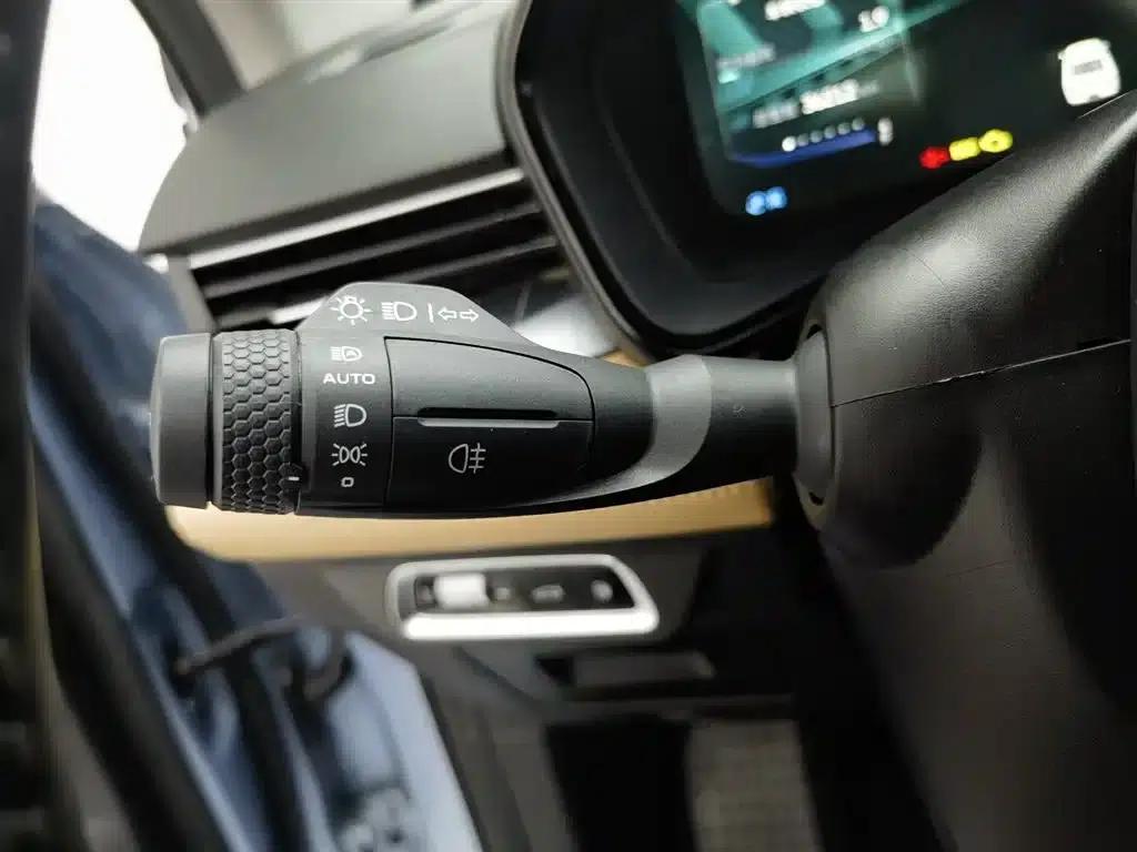 Geely Emgrand L HiP 2024 Champion Edition 1.5TD-DHT Pro 100KM Excellent Model — миниатюра 21