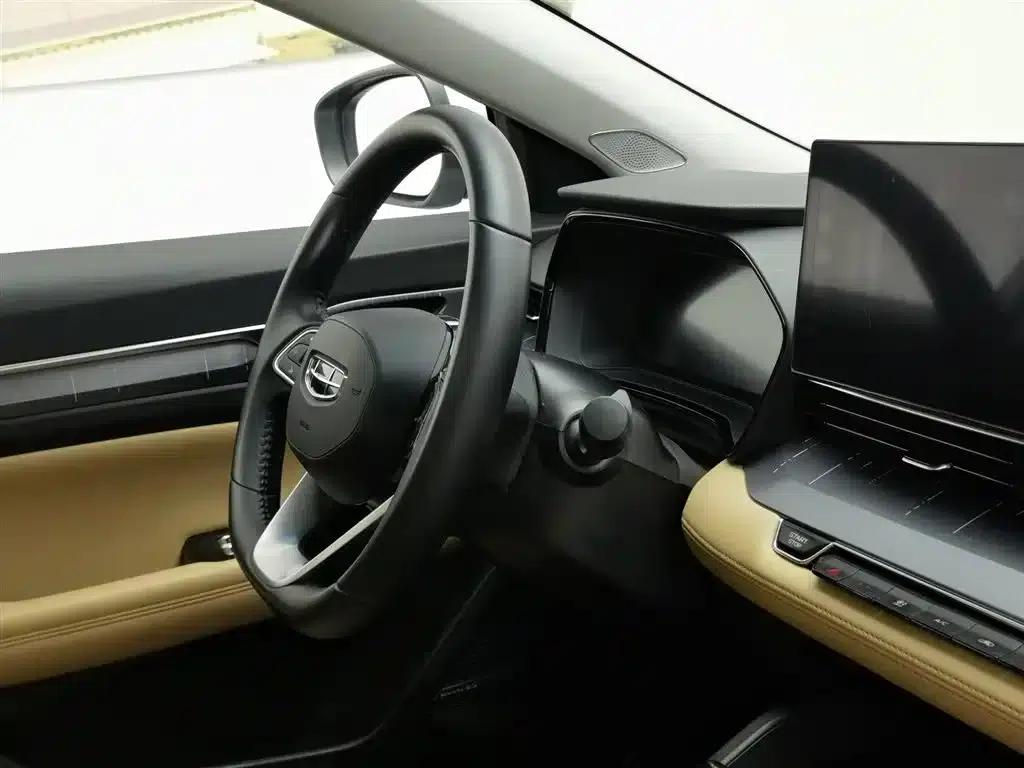 Geely Emgrand L HiP 2024 Champion Edition 1.5TD-DHT Pro 100KM Excellent Model — миниатюра 22
