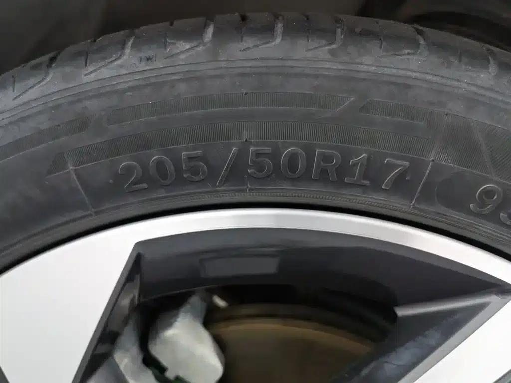 Geely Emgrand L HiP 2024 Champion Edition 1.5TD-DHT Pro 100KM Excellent Model — миниатюра 24