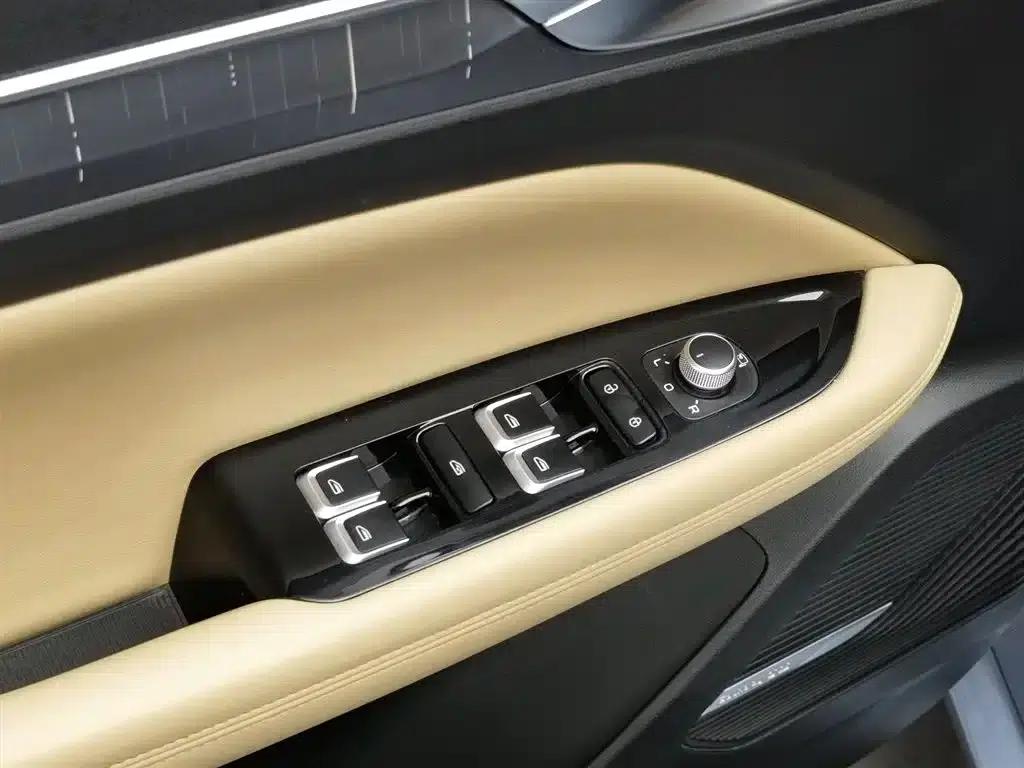 Geely Emgrand L HiP 2024 Champion Edition 1.5TD-DHT Pro 100KM Excellent Model — миниатюра 9
