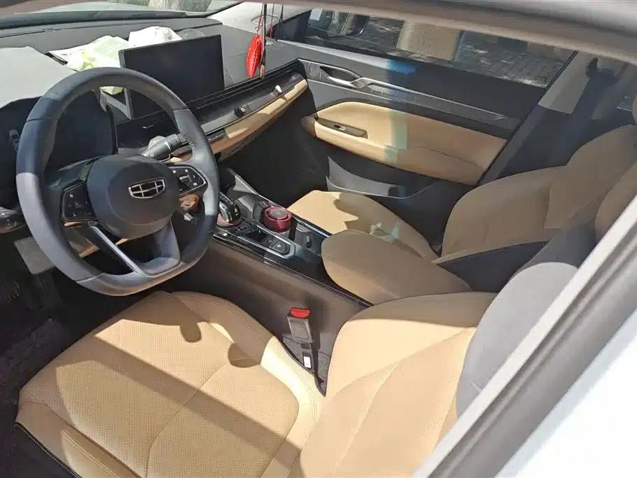 Geely Emgrand L HiP 2024 Champion Edition 1.5TD-DHT Pro 100KM Excellent Model — миниатюра 12