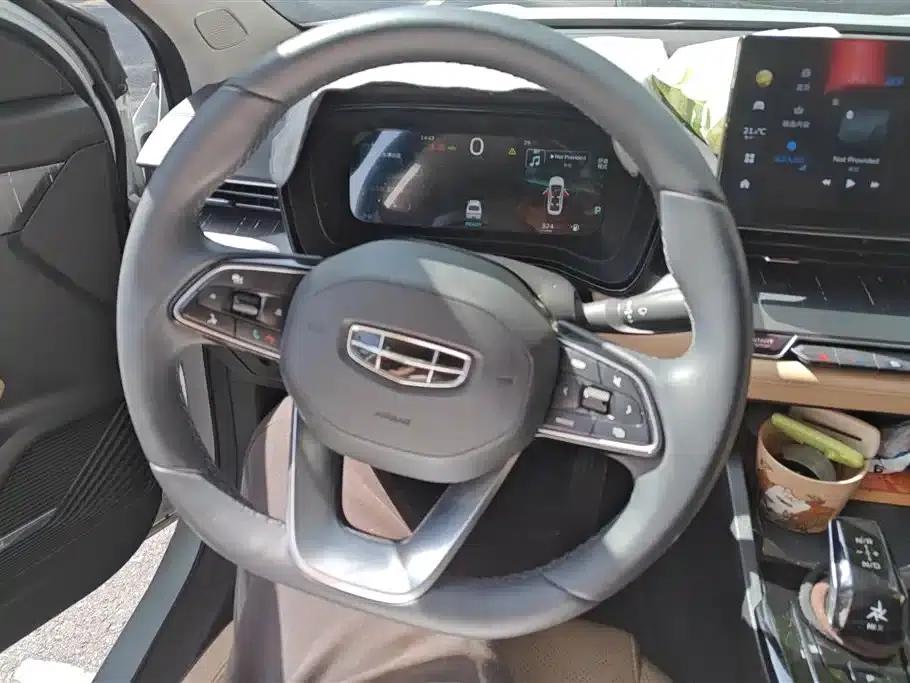 Geely Emgrand L HiP 2024 Champion Edition 1.5TD-DHT Pro 100KM Excellent Model — миниатюра 15