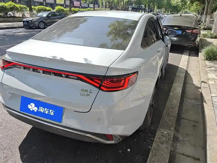 Geely Emgrand L HiP 2024 Champion Edition 1.5TD-DHT Pro 100KM Excellent Model — миниатюра 3