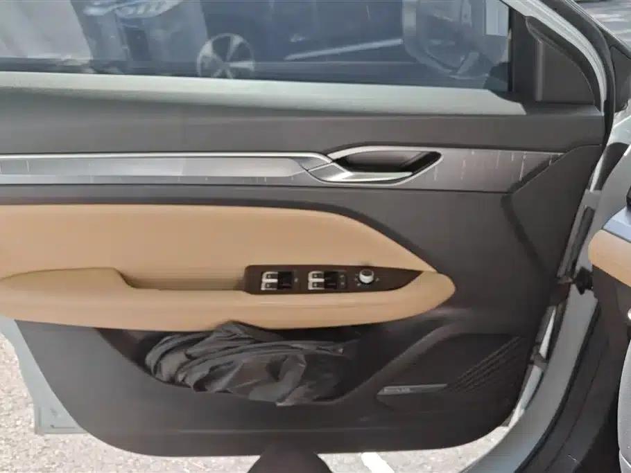 Geely Emgrand L HiP 2024 Champion Edition 1.5TD-DHT Pro 100KM Excellent Model — миниатюра 7