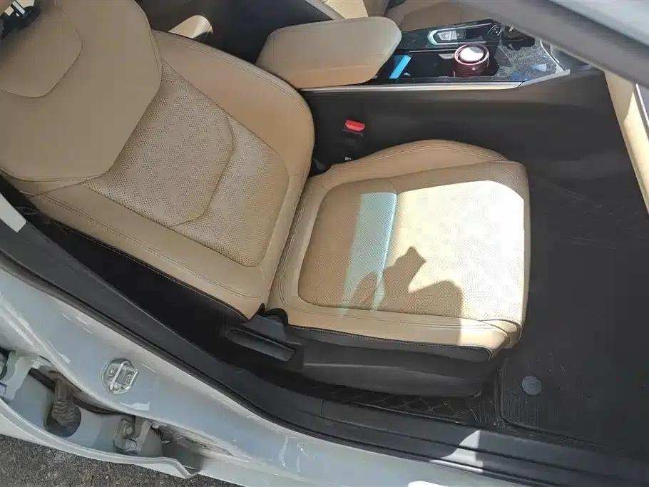 Geely Emgrand L HiP 2024 Champion Edition 1.5TD-DHT Pro 100KM Excellent Model — миниатюра 8