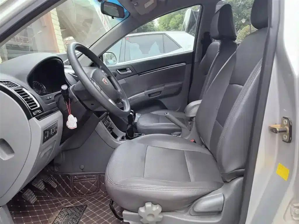Geely Emgrand Classic 2013 Sedan 1.5L Manual Entry-Level — миниатюра 15