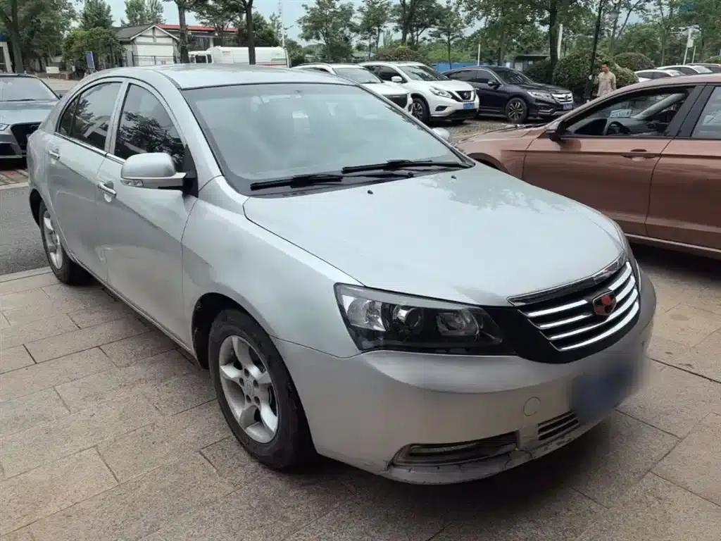 Geely Emgrand Classic 2013 Sedan 1.5L Manual Entry-Level — миниатюра 4