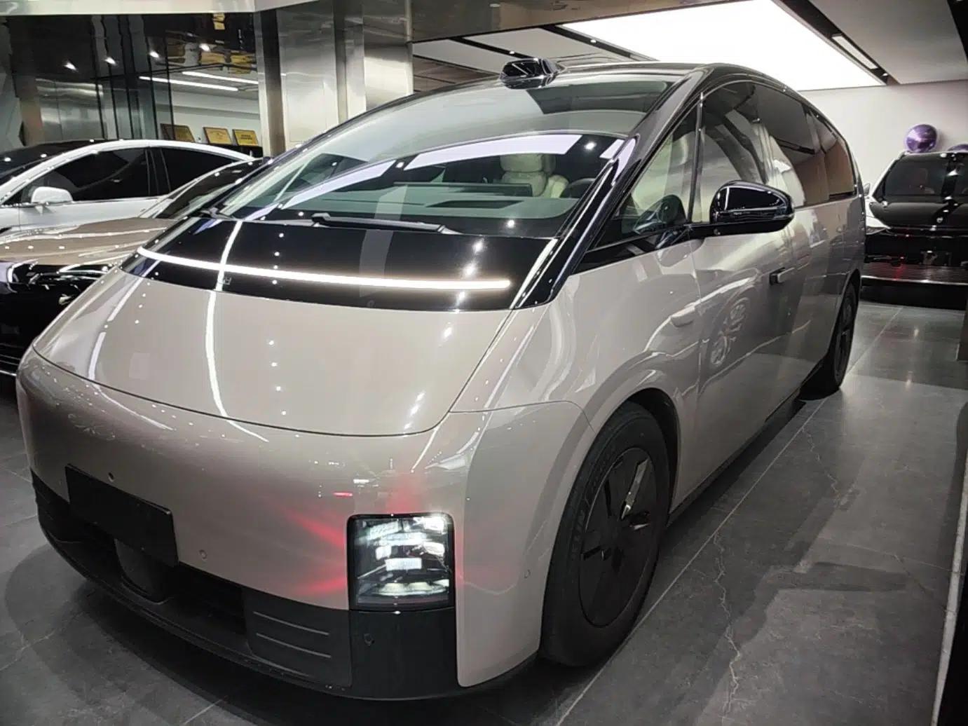 Li Auto MEGA 2024 Ultra Model — миниатюра 1