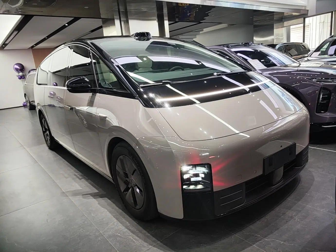 Li Auto MEGA 2024 Ultra Model — миниатюра 3