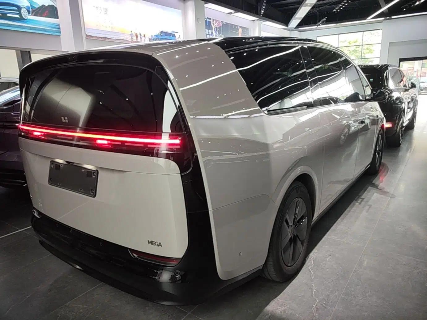 Li Auto MEGA 2024 Ultra Model — миниатюра 6