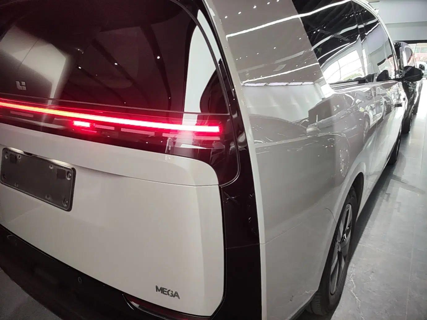 Li Auto MEGA 2024 Ultra Model — миниатюра 7