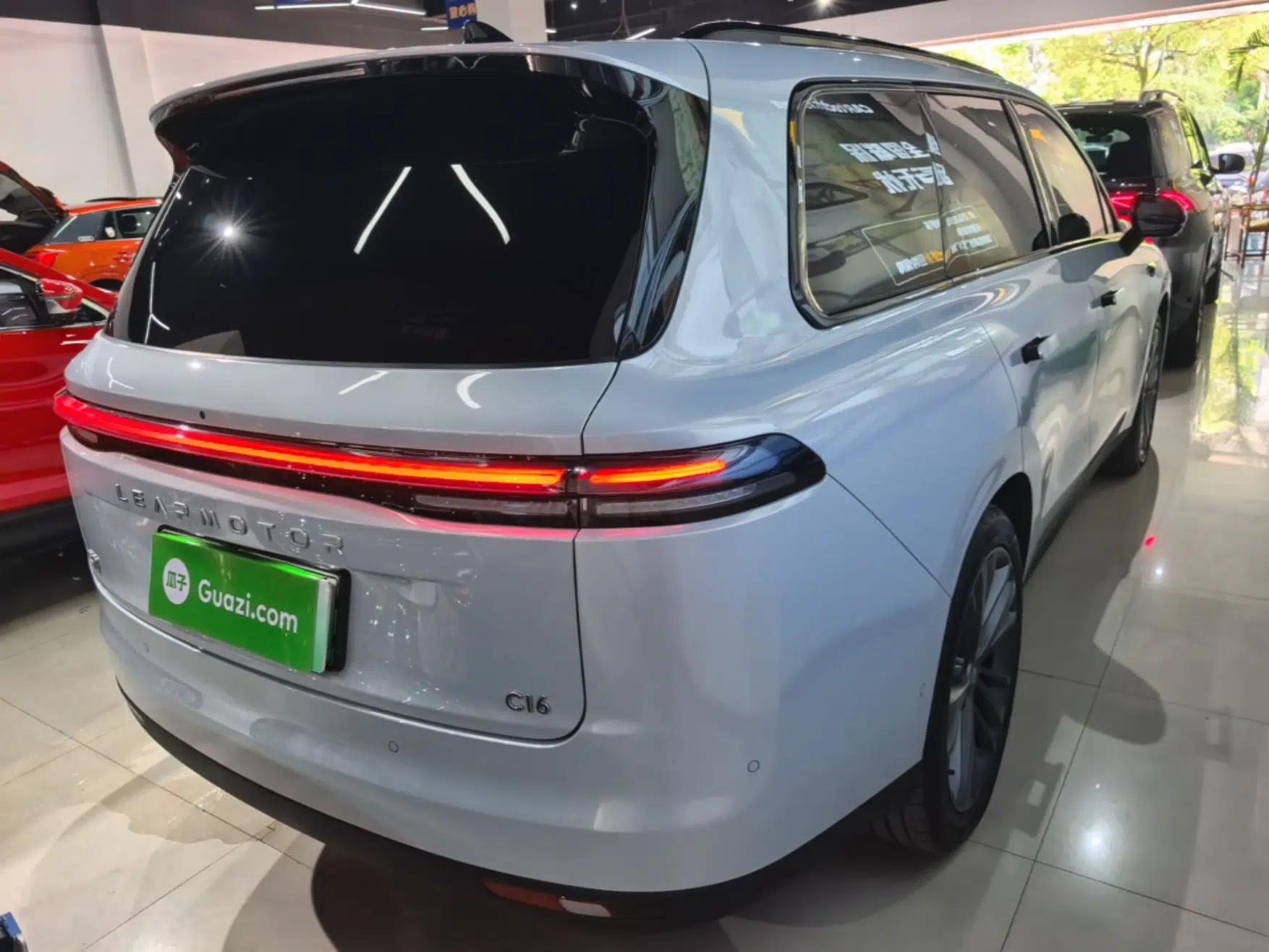Leapmotor C16 2026 All-Electric 630 LiDAR Zhizun Edition 6 Seats — миниатюра 6