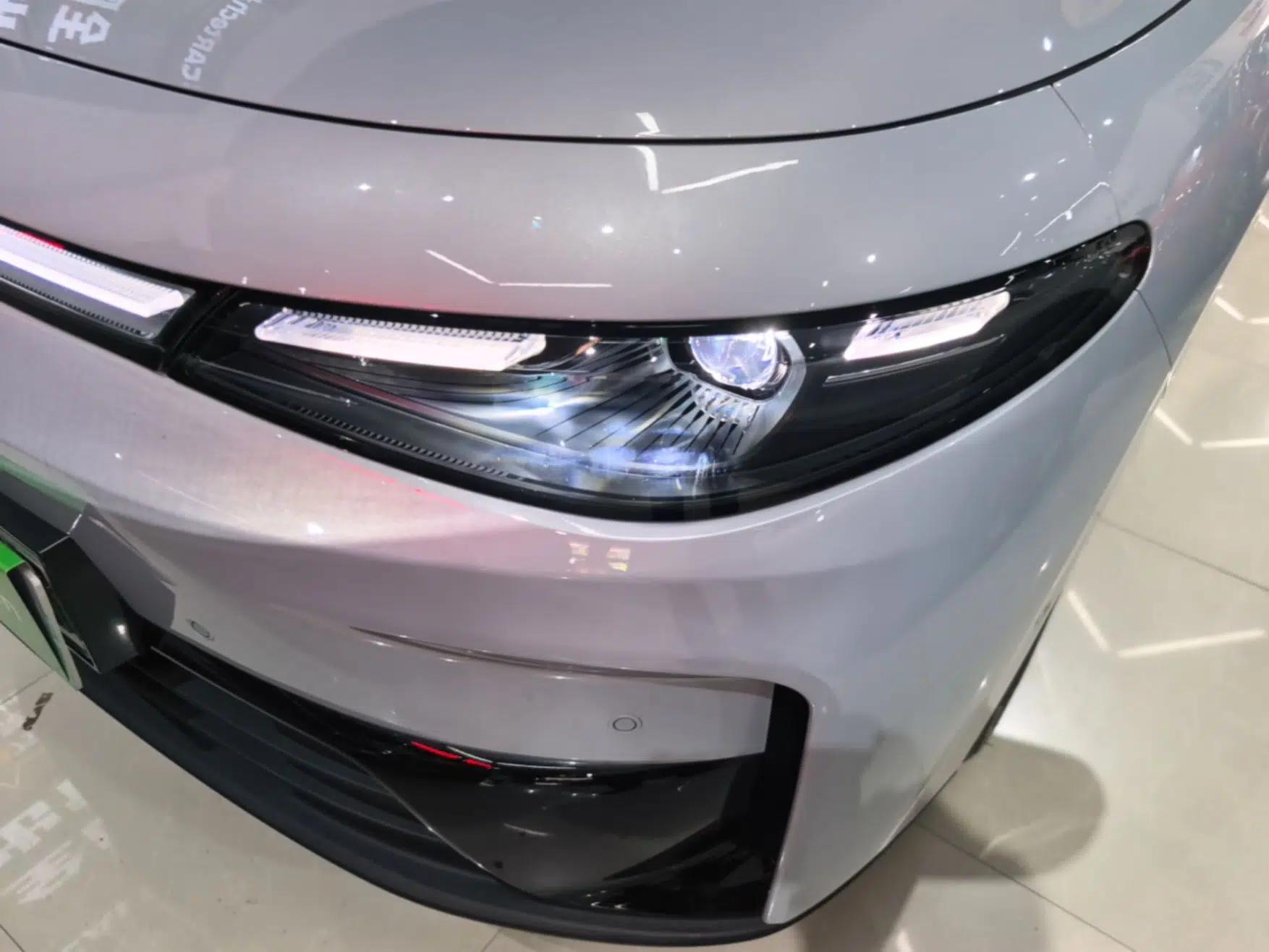Leapmotor C16 2026 All-Electric 630 LiDAR Zhizun Edition 6 Seats — миниатюра 9