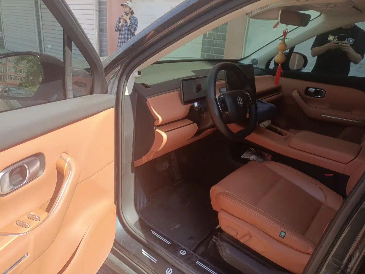 Leapmotor C16 2024 Pure Electric 520 Deluxe Edition — миниатюра 17