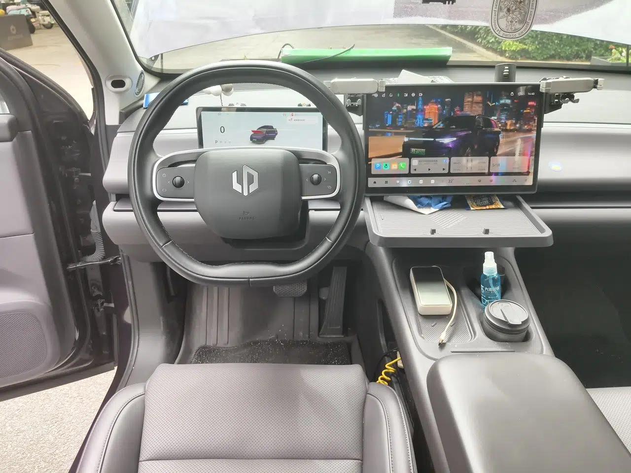 Leapmotor C16 2024 Pure Electric 520 Deluxe Edition — миниатюра 11