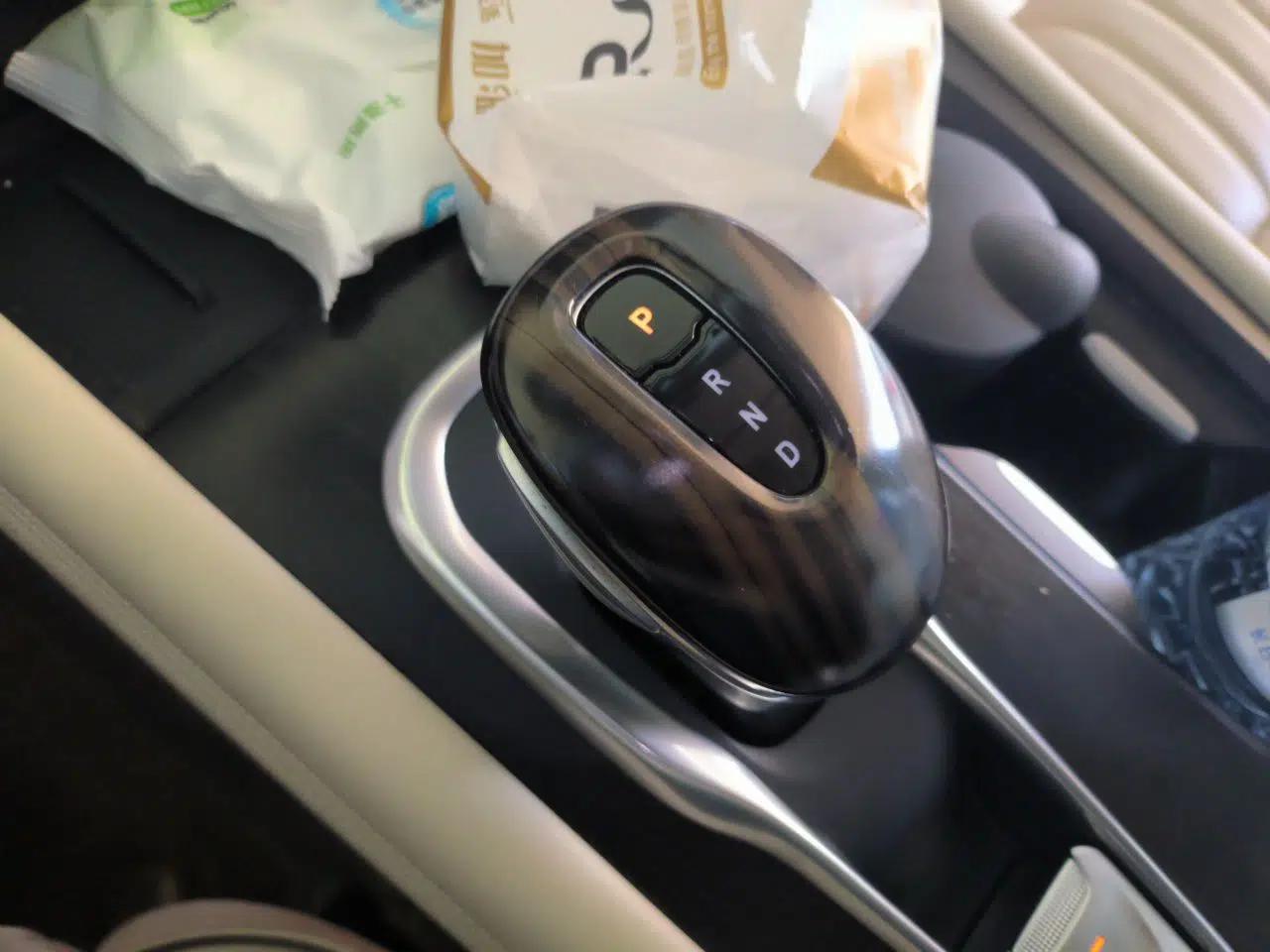 VOYAH Dream 2024 PHEV Ultra-Long Range Flagship Edition — миниатюра 15