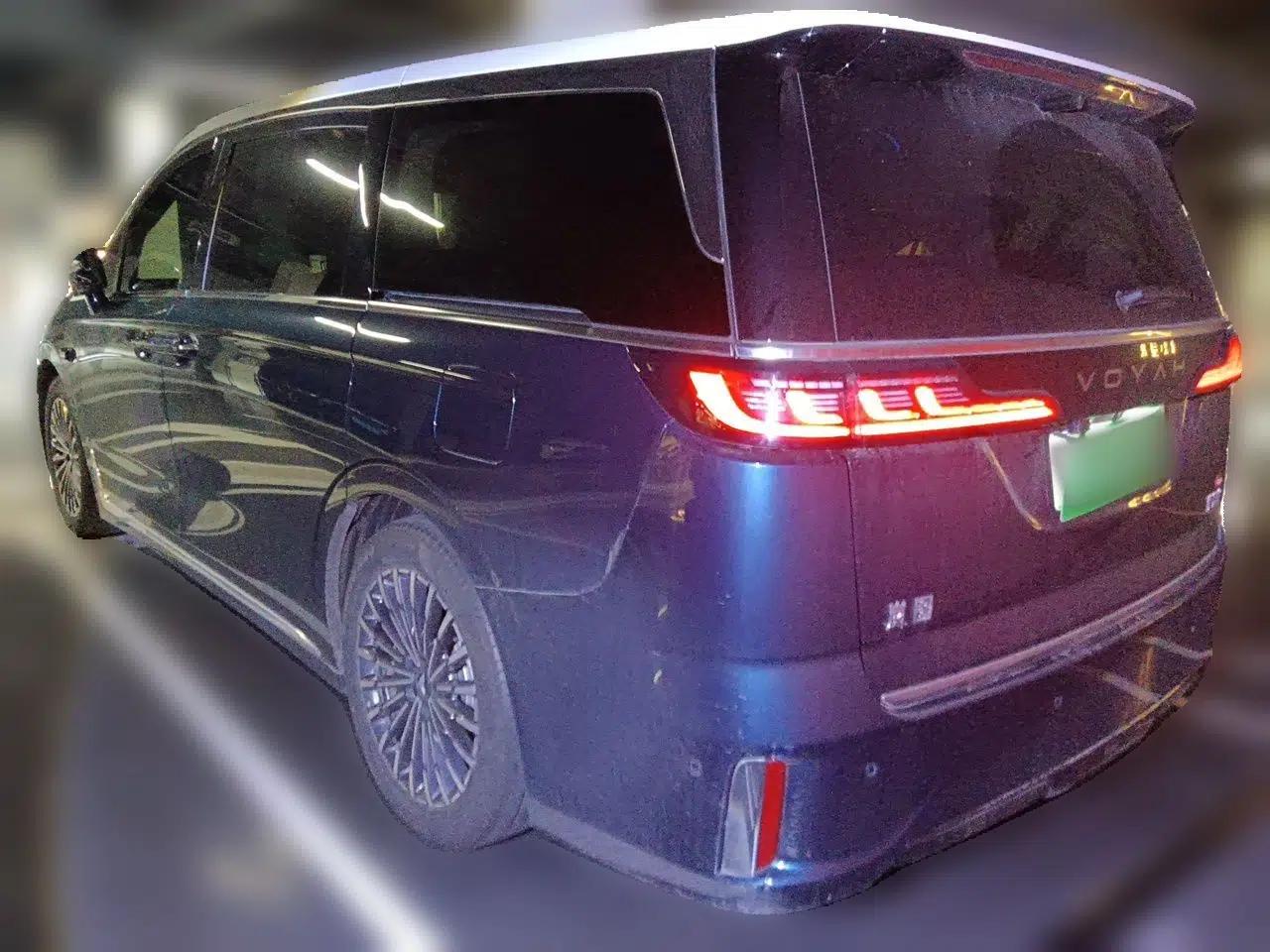 VOYAH Dream 2026 Model PHEV Qiankun Ultra — миниатюра 4