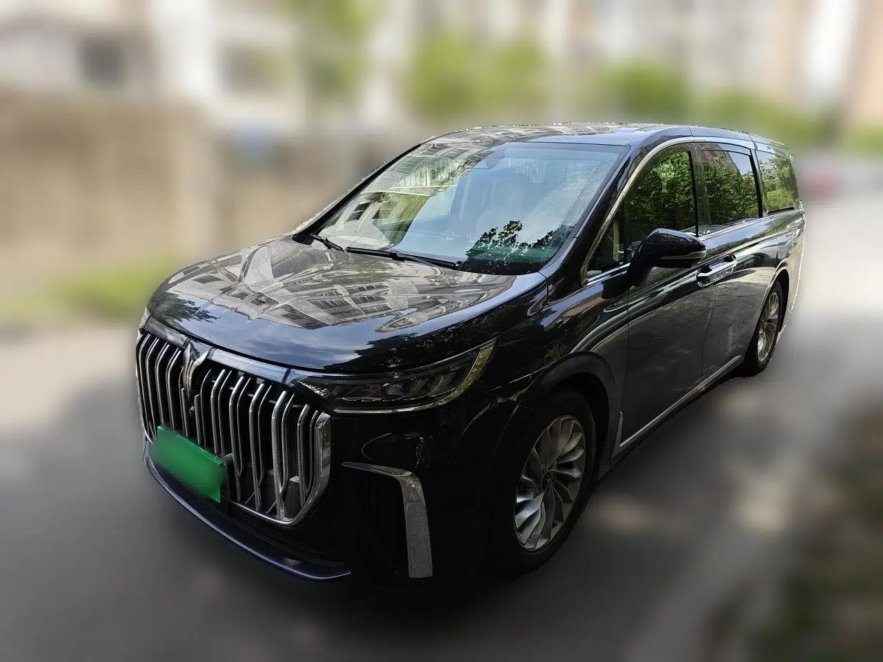 VOYAH Dream 2024 PHEV Extended-Range Premium Edition — миниатюра 1