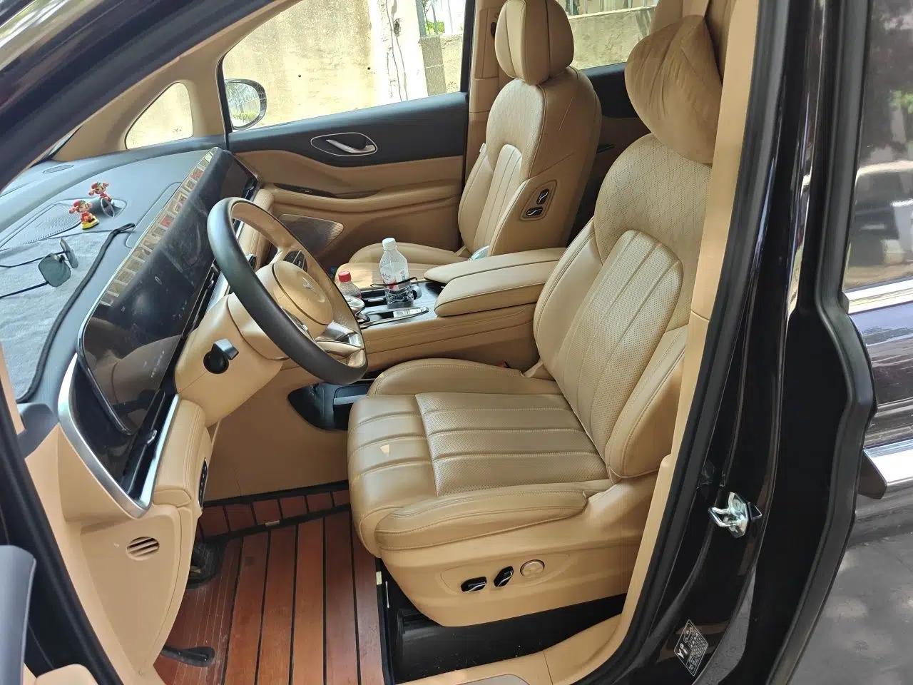 VOYAH Dream 2024 PHEV Extended-Range Premium Edition — миниатюра 16